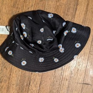 Alice + Olivia Bucket Hat Reversible